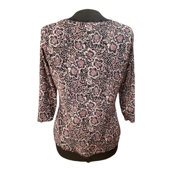 J. H. COLLECTIBLE TOP, SIZE LARGE, BLACK WITH FLORAL, HAS STRETCH TO IT - Picture 2 of 7